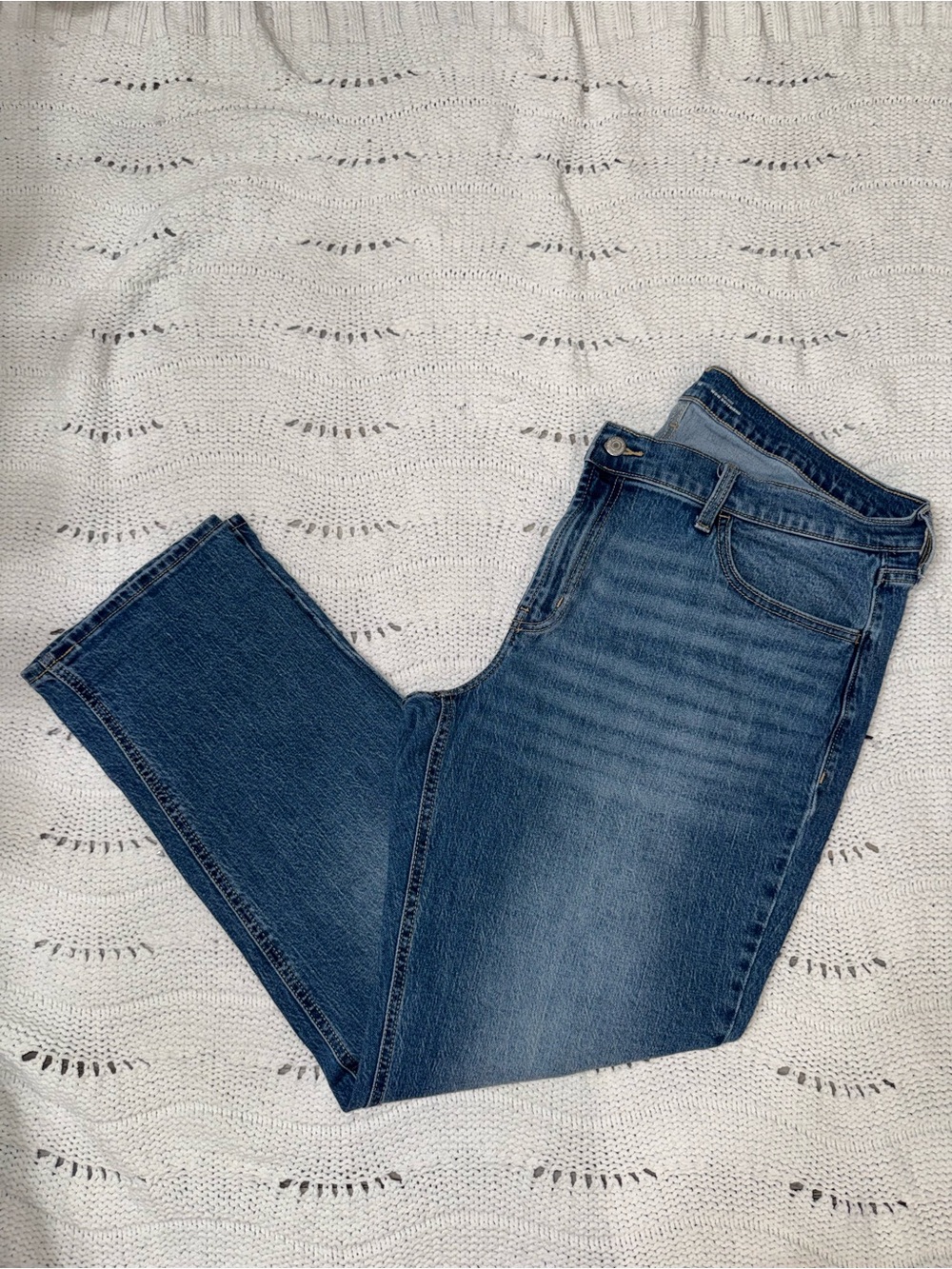 Old Navy Women's Straight Leg Jeans in Medium Blue Wash